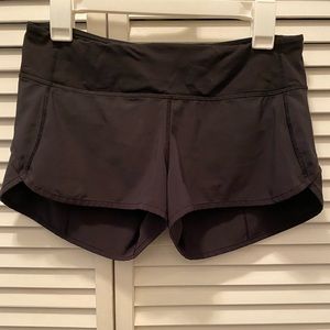 Lululemon Speed Up Low Rise 2.5” short Size 6